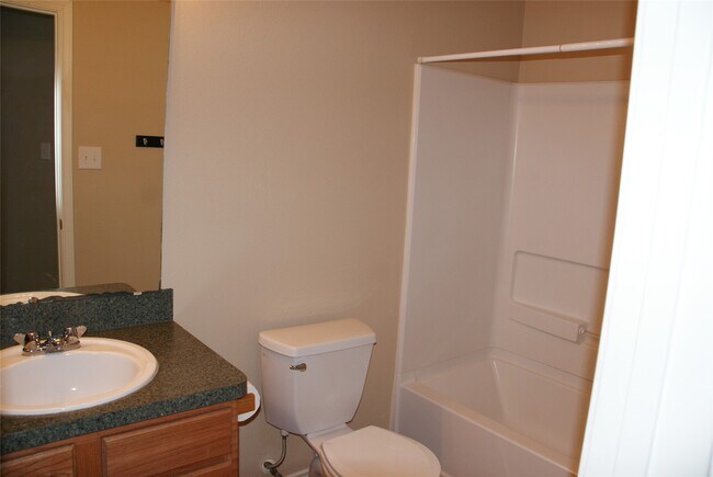 Building Photo - 8415 Reterio Dr