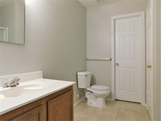 Building Photo - 2628 S Wavecrest Ct