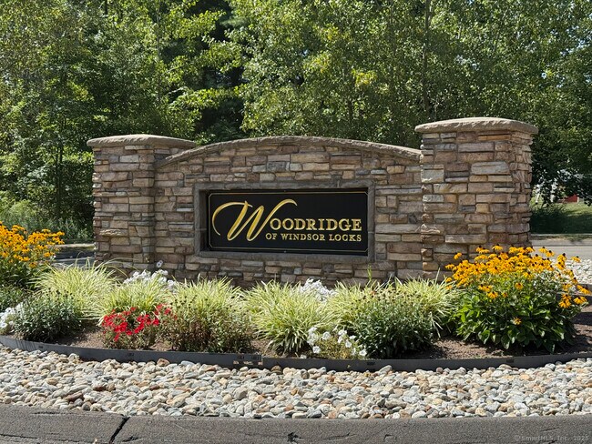 Building Photo - 28 Woodridge Dr