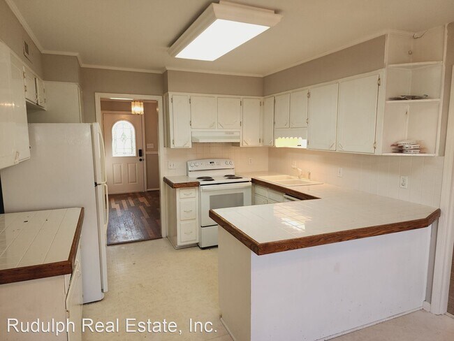 Building Photo - 4 br, 2.5 bath House - 1856 Catala Rd.