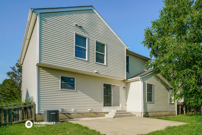 Building Photo - 482 Faber St