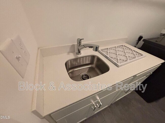 Building Photo - 5710 Parker Pnes Ct