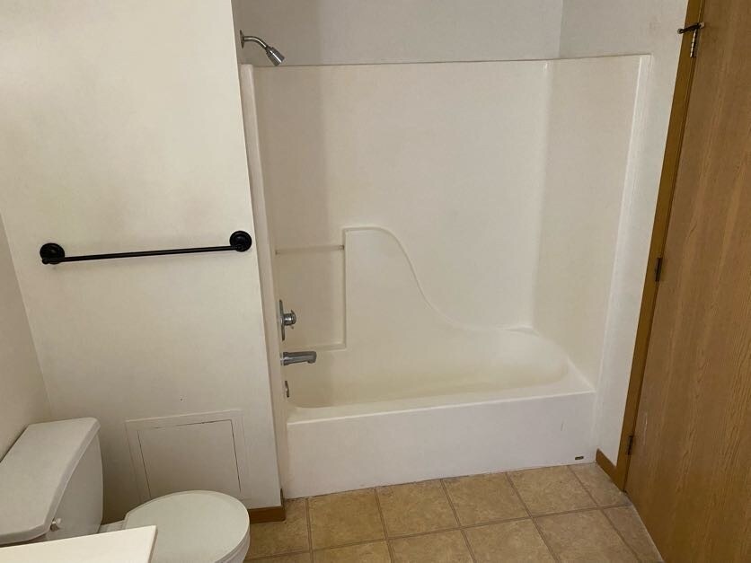 Building Photo - 106 5th Ave S