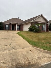 Building Photo - 1319 Hallwood Ln