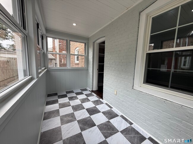 Building Photo - 30 Hadley St