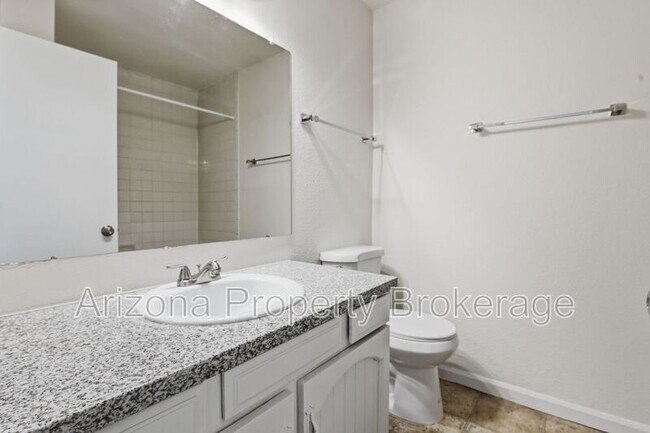 Building Photo - 3934 E Piccadilly Rd