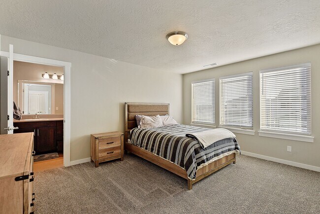 Building Photo - 4192 E Esperanto St