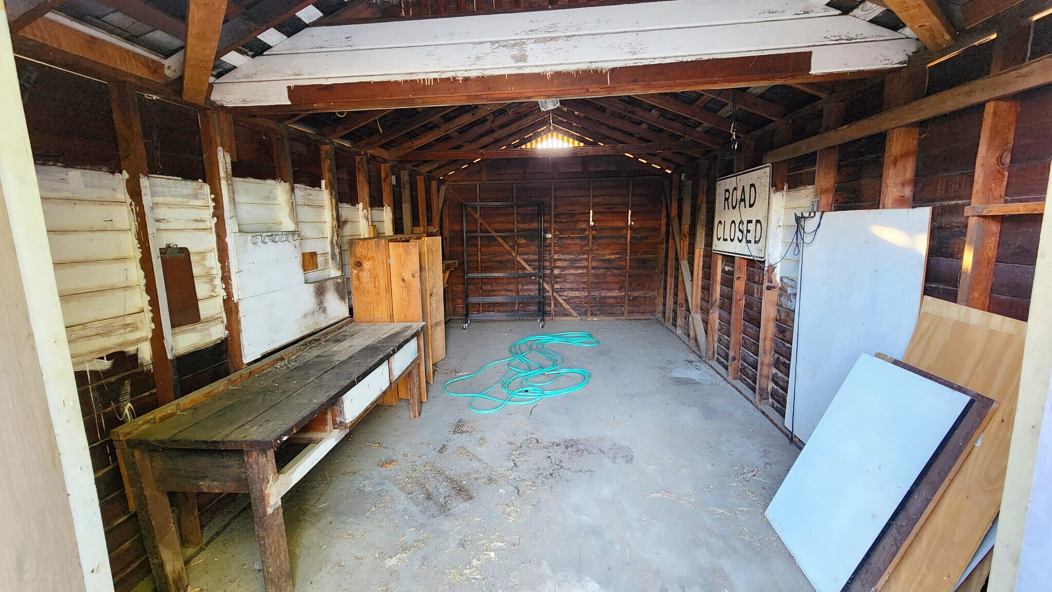 Building Photo - 1373 N Echo Ave