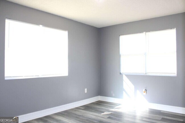 Building Photo - 884 Neal St NW