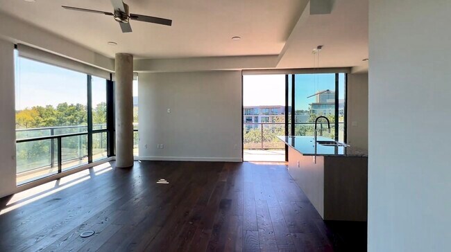 Building Photo - 4819 Skillman St