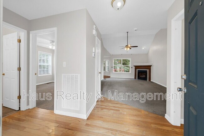 Building Photo - 1109 Gunpoint Dr