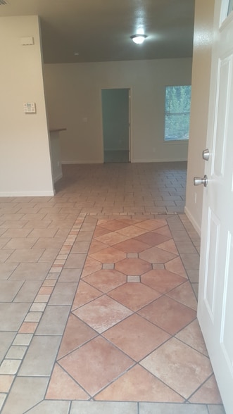 Building Photo - 234 Morningview Dr