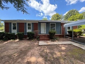 Building Photo - 3 Bedroom, 1.5 Bathroom in Mayodan!