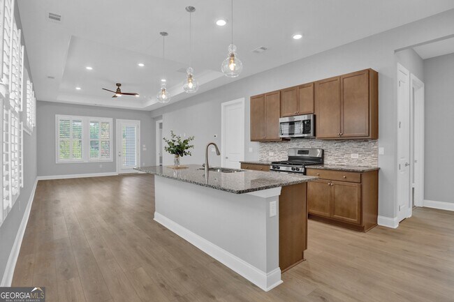 Building Photo - 35 Club Cresswind Dr