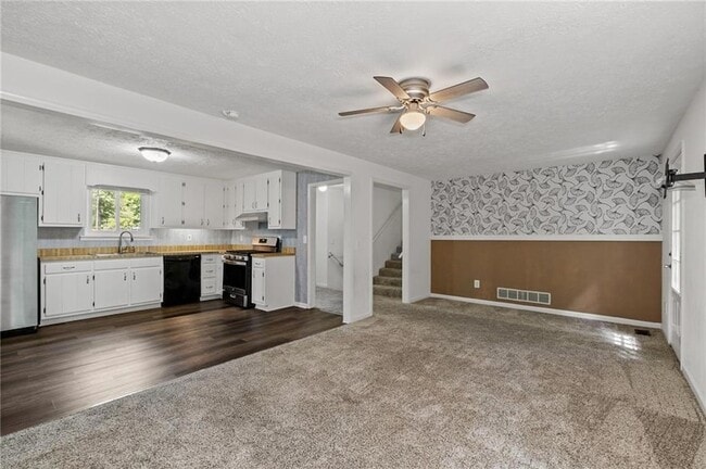Building Photo - 880 Winfield Ct