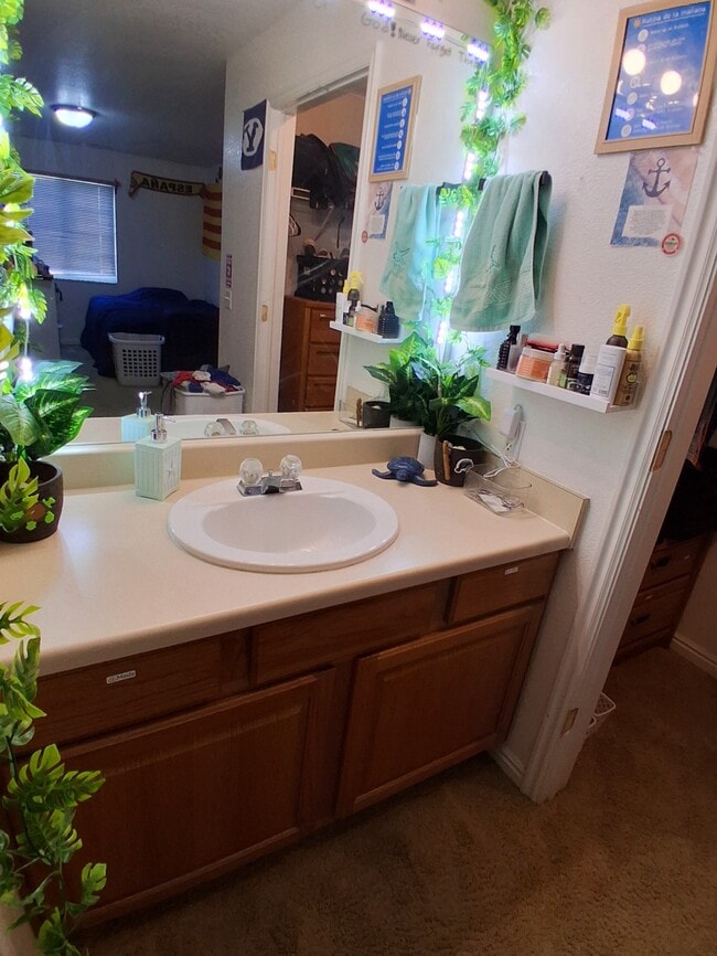 Building Photo - 146 W 1230 N St