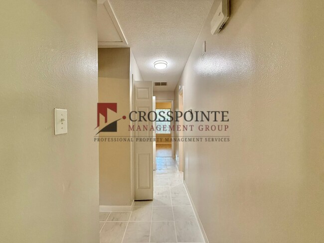 Building Photo - Tour Today! 3 Bedroom, 2 Bathroom Home!
