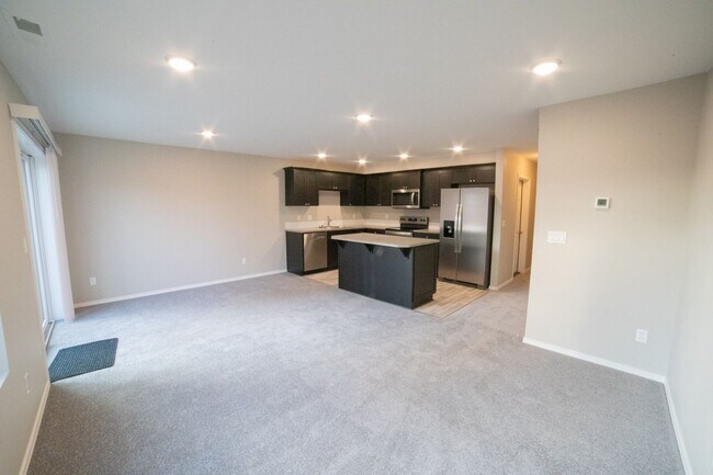 Building Photo - ALFOJ03