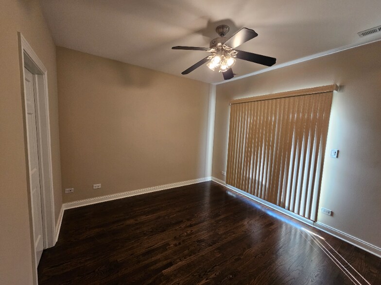 Building Photo - 6330 S Ingleside Ave