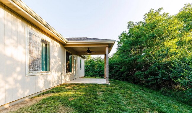 Building Photo - Don't miss out on this beautiful home!