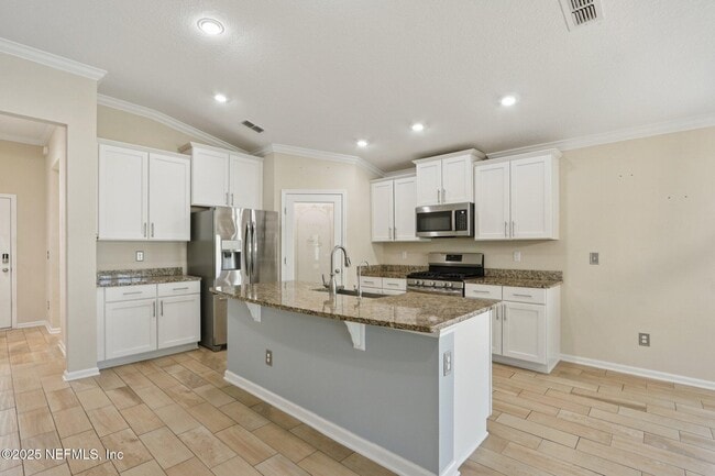 Building Photo - 649 Shetland Dr
