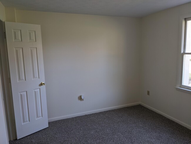 Building Photo - 258 Miller Dr