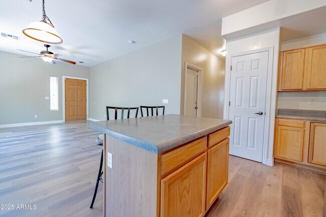 Building Photo - 2723 E Schiliro Cir