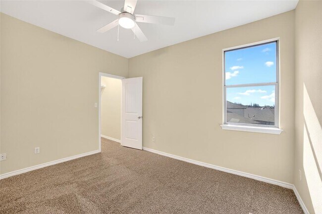Building Photo - 1090 Sussex Way