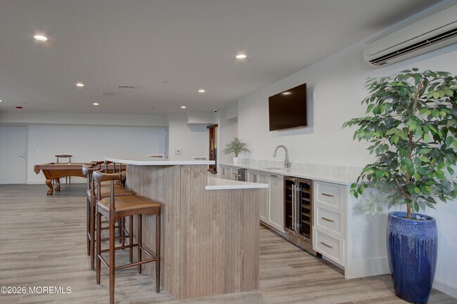 Building Photo - 258 Morris Ave