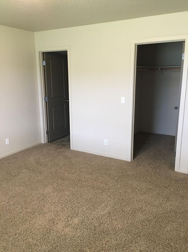 Building Photo - RANCH STYLE DUPLEX (P#107)