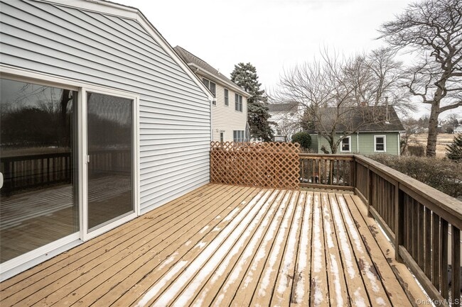 Building Photo - 14 Deane Pl