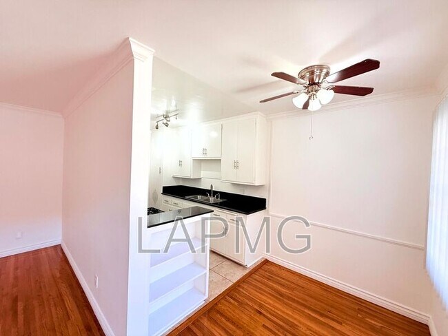 Building Photo - 1415 N Hudson Ave
