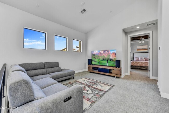 Building Photo - 1 Easy St