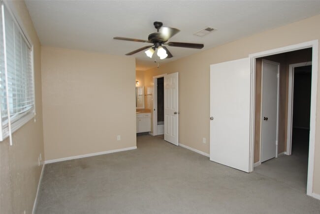 Building Photo - 7853 Fuqua St