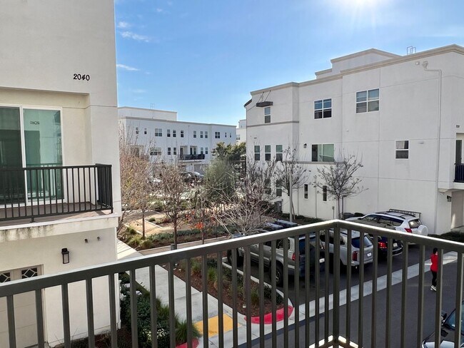 Building Photo - Luxury Living at Suwerte 2 Bedroom 2.5 Bat...