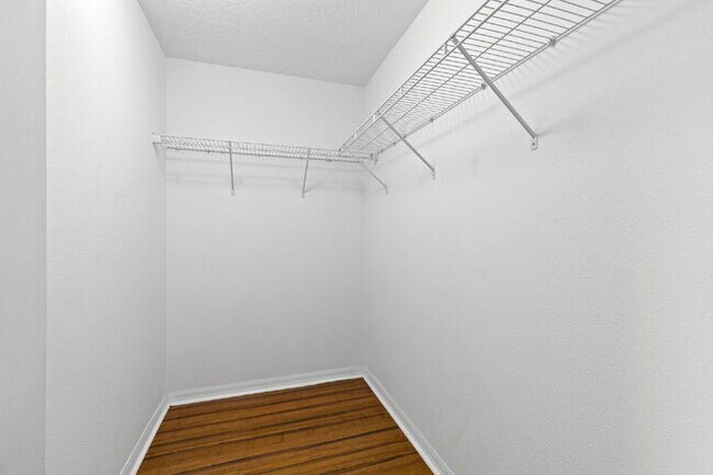 Building Photo - LIKE NEW Town Home For Rent in Wesley Chapel!