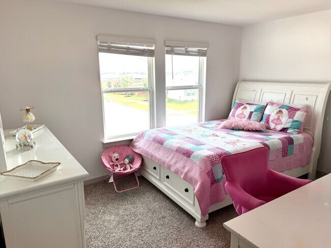 Building Photo - 6927 Morales Way