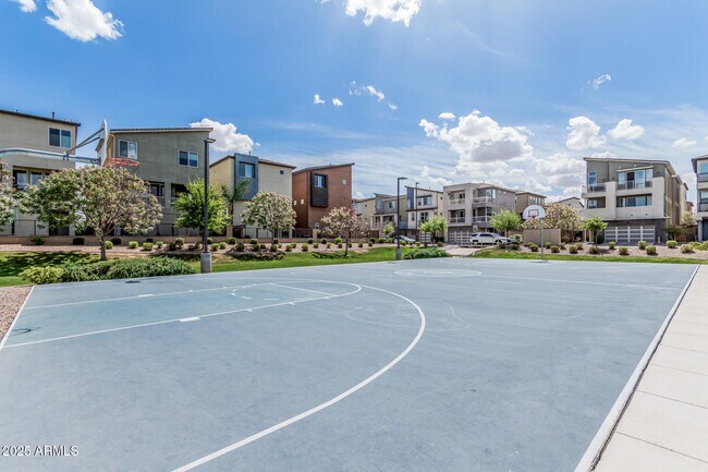 Building Photo - 7138 W Kent Dr