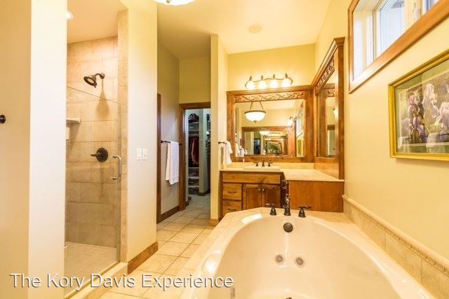 Building Photo - 2808 S Saint Charles Ln