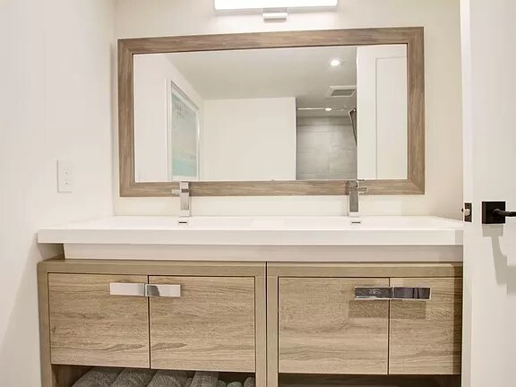 Building Photo - Austin