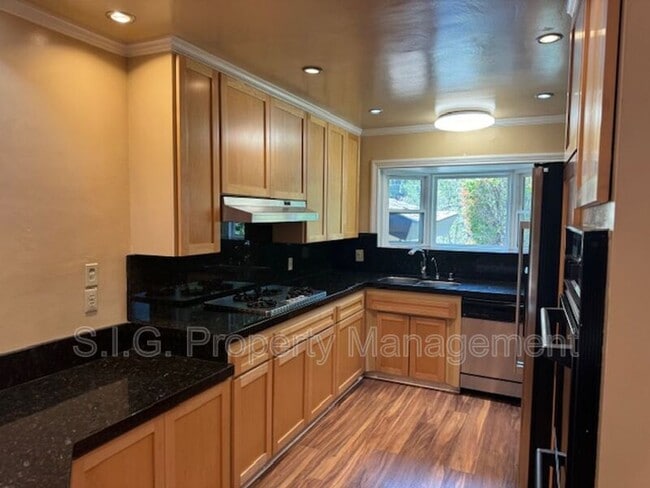 Primary Photo - 2279 Saranne St