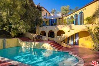 Building Photo - 4778 Cromwell Ave