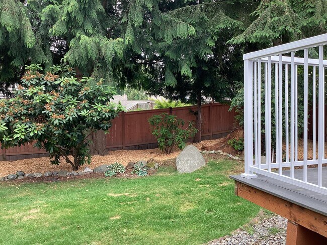 Building Photo - Charming Mukilteo Rambler in a Prime Location