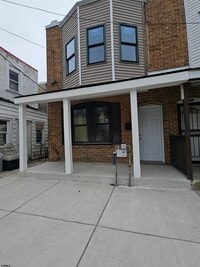 Building Photo - 902 Keener Ave