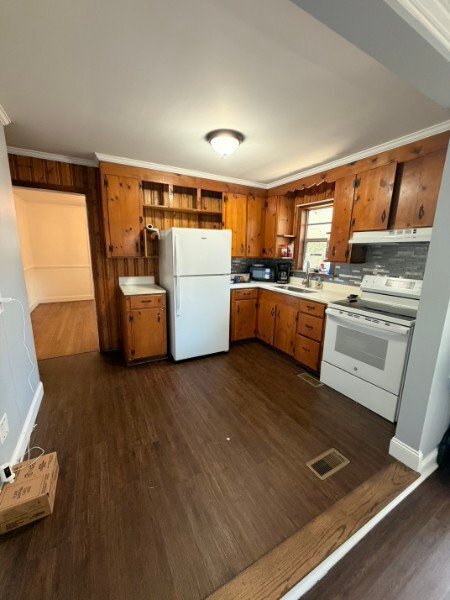 Building Photo - 412 S 5th St