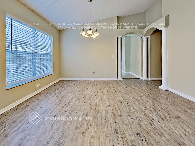 Building Photo - 5745 Los Palma Vista Dr
