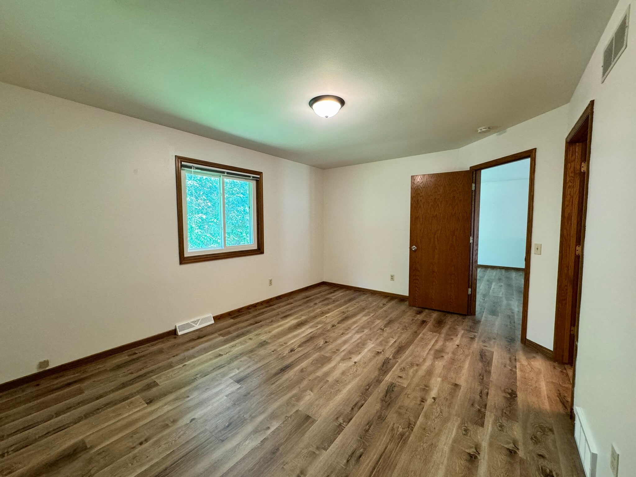 Master bedroom - 893 S Main St