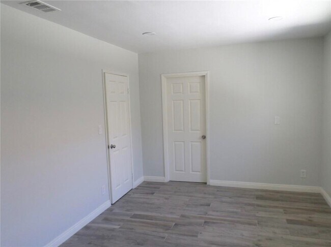 Building Photo - 1205 Neola St