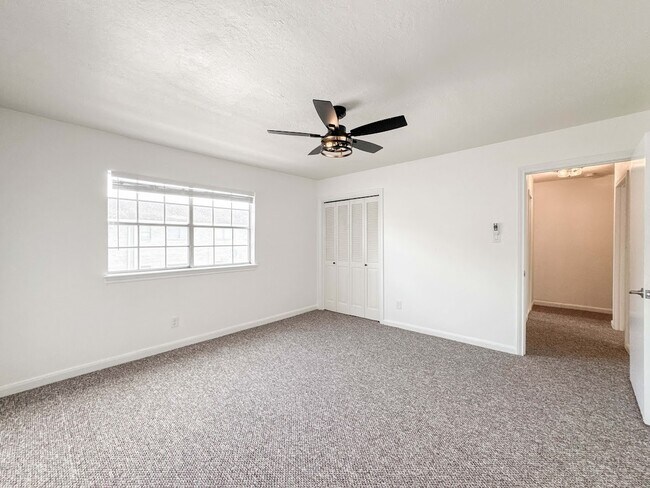Building Photo - 1219 Saxony Ln
