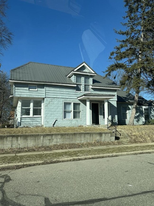 Primary Photo - 636 S 25th St